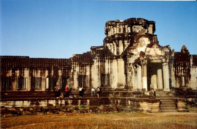 New Years moning dance at Ankhor.jpg